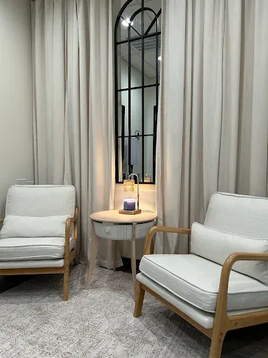 HARA Cosmetic Dentistry Waiting Room